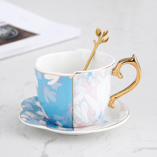 Kaffeetasse und Untertasse aus Keramik im nordischen pastoralen Stil von Yiran Furniture, Schwarz mit goldenem Griff und floralem Design, 250 ml - Bild 1