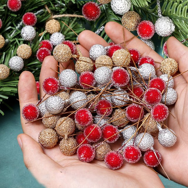 MENGHAO Weihnachtsbeeren Ornamente Set, 50 Stück rote und silberne Beeren-Anhänger aus Kunststoff für Weihnachtsbaum und DIY Dekoration - Bild 1