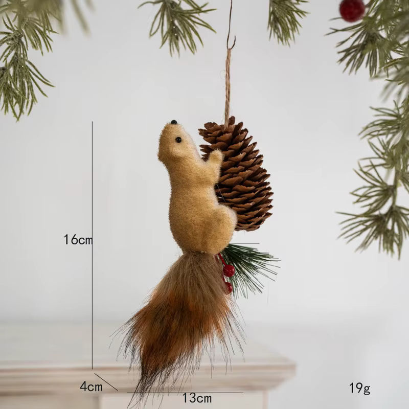 ZQNYCY Weihnachts-Hängeornament realistisches Eichhörnchen aus Stoff in Braun - Bild 4