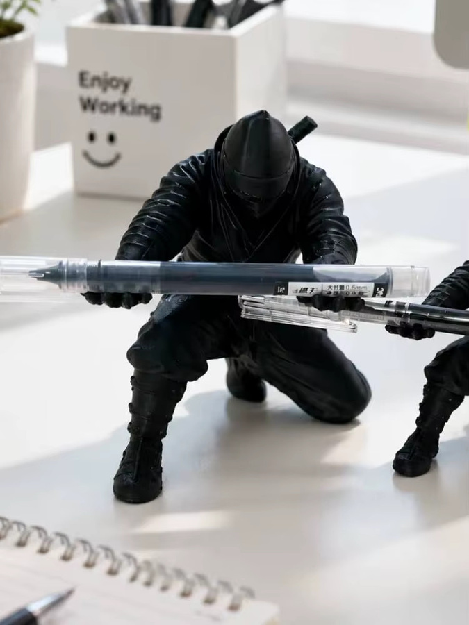 Ninja Desktop-Organizer 3D-gedruckter Stifthalter in Schwarz, kreatives Samurai-Ornament für deinen Schreibtisch, B/H: 12 x 10,8 cm - Bild 5