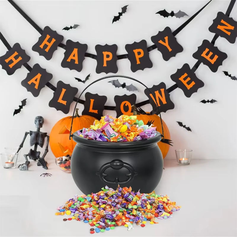 Schwarzer Halloween Kessel aus Kunststoff mit Hexenschädel-Design als Süßigkeiten-Eimer für Kinder-Partygeschenke und Dekoration - Bild 3