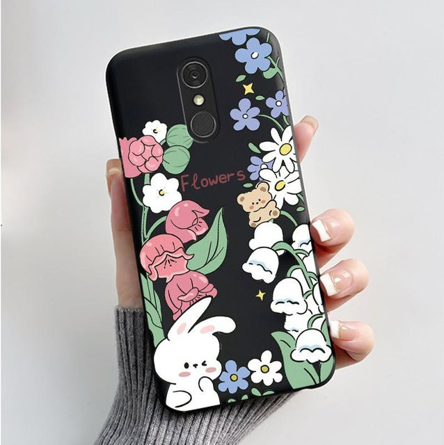 Handyhülle mit Liebeshase Motiv für LG Q7 Plus, Q7+, Q7a (LM-Q610) aus weichem Silikon in Schwarz - Bild 1