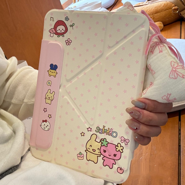 Tamagotchi Schutzhülle für Apple iPad Pro in Rosa mit niedlicher Illustration und faltbarem Design - Bild 1