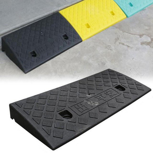 VIBRATITE PE Bordsteinkantenrampe rutschfest für Autos, Fahrräder, Roller und Rollstühle, Höhe: 50 mm, Gelb-Schwarz - Bild 1