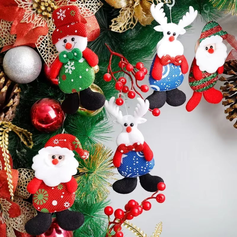 Mehrfarbige Weihnachts-Hängeornamente aus Stoff als Weihnachtsmann und Schneemann Figuren zur Dekoration - Bild 3