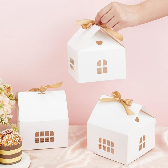 12er Set Hausförmige Geschenkboxen aus Papier in Weiß mit kleinen Fenstern und Band, B/T/H: 12,45 x 12,45 x 13,46 cm - Bild 1