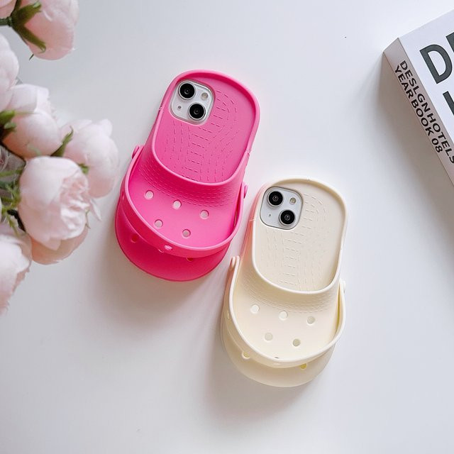 Kreative Silikon-Handyhülle im Loch-Hausschuhe-Design für Apple iPhone 17, 16, 15, 14, 13, 12, 11 und Air in Pink mit Kameraschutz - Bild 1