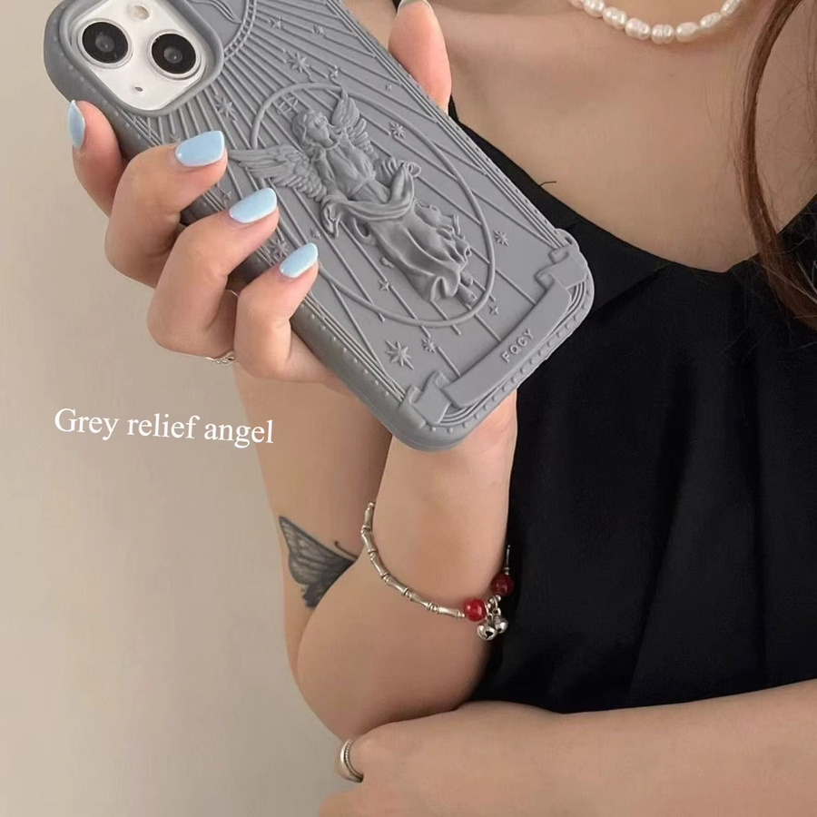 K'try Silikon Handyhülle mit Retro-Engel-3D-Kunstwerk für iPhone 16 15 14 13 17 Pro Max in Grau - Bild 3