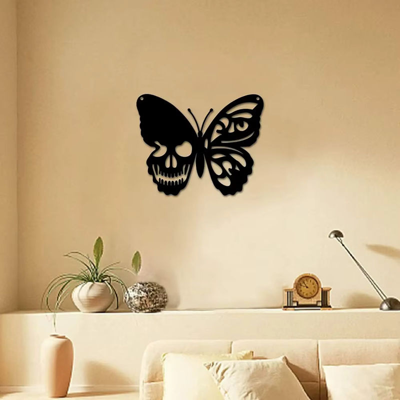CIFBUY Wandkunst aus Metall Schädel und Schmetterling in Schwarz als Wandbehang und Ornament für Halloween - Bild 4
