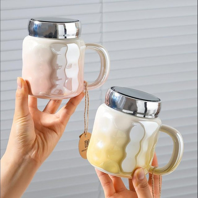 Spiegelbecher mit Deckel von Yiran Furniture aus Keramik in Weiß und Bunt, 450 ml - Bild 1