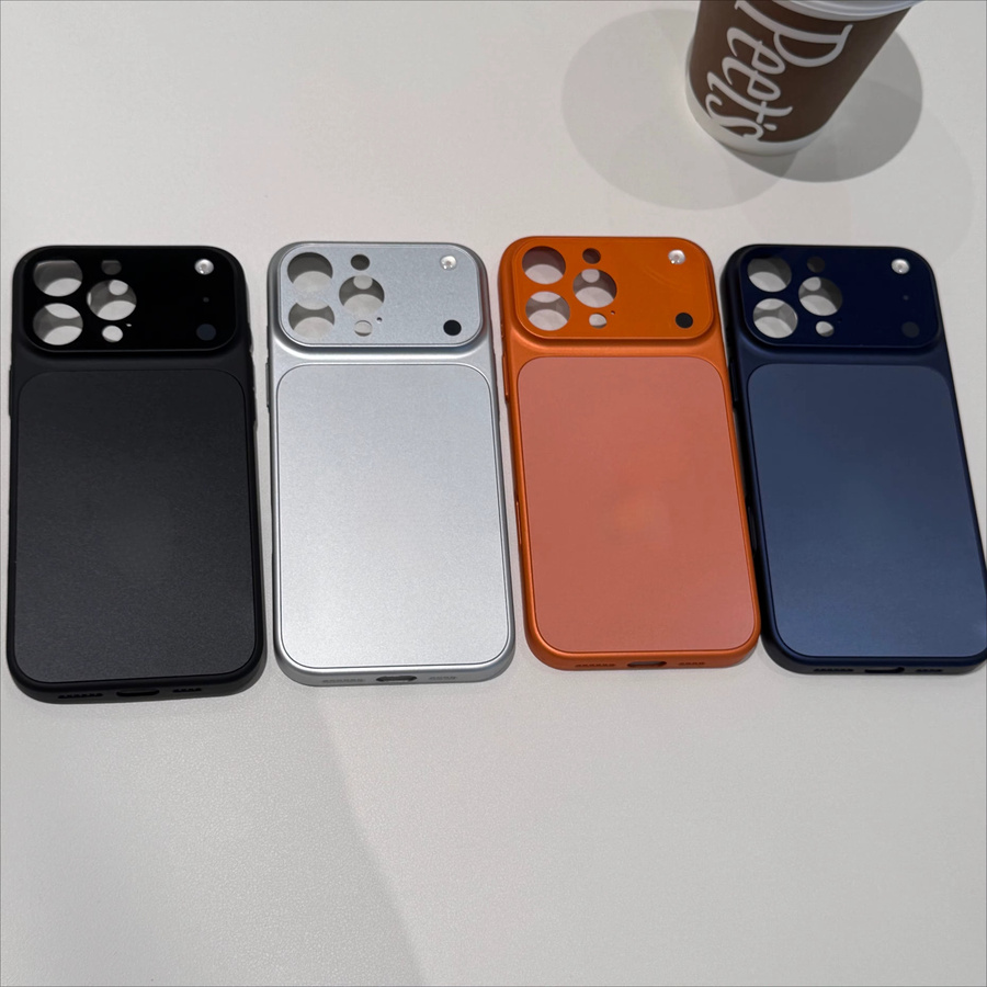Stoßfeste iPhone 17 Pro Max Hülle in Silber mit Metalloptik kompatibel mit iPhone 16, 15, 14 und 13 Pro Max - Bild 2