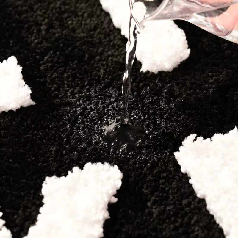 Rutschfeste Mikrofasern-Badematte in Schwarz-Weiß von inyahome mit Tier-Motiv, B/B/H: 80 x 50 x 0 cm - Bild 3