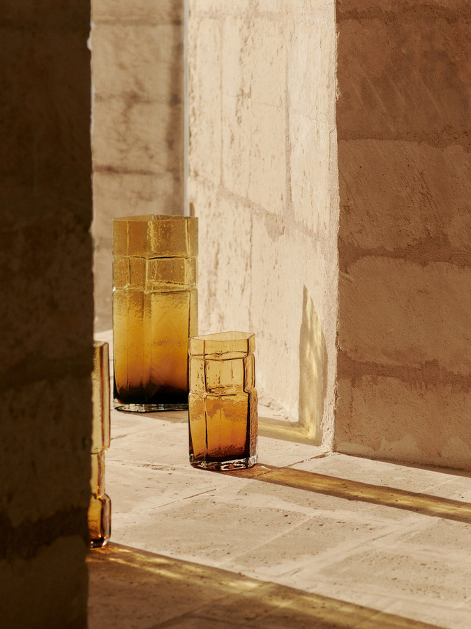 Ferm Living Muro Vase aus Glas in Braun - Bild 2