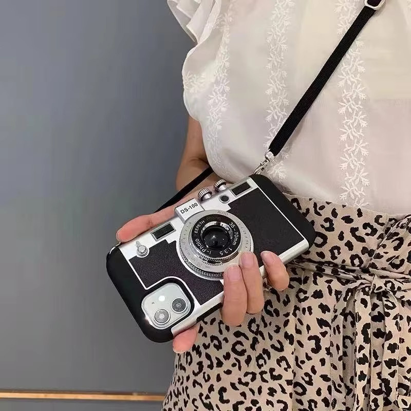Emily in Paris 3D Retro Kamera LED-Tasche für iPhone Modelle in Schwarz - Bild 5