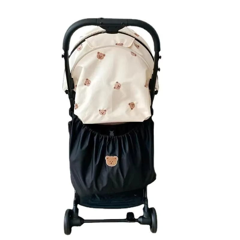 Aufbewahrungstasche für Kinderwagen in Weiß zur Organisation von Babyflaschen und Windeln mit Stroller Clip - Bild 4