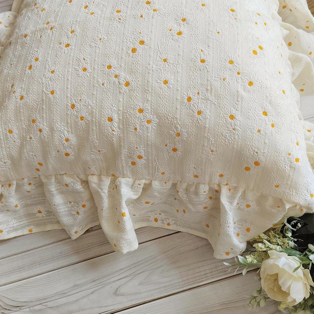 Yiran bag Kissenbezug aus Baumwolle im Koreanischen Stil mit Gänseblümchen-Muster und Rüschen, Farbe: Weiß, B/T: 40 x 40 cm - Bild 1