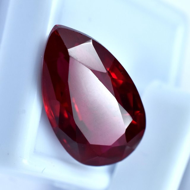 GemsGrowth Loser Edelstein, Roter Rubin, Tropfenform, 19,9 mm - Bild 1