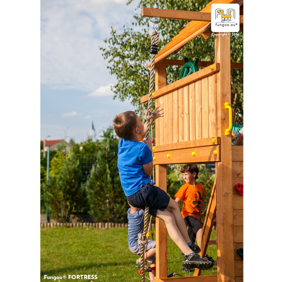 Fungoo Spielturm Fortress aus Teakholz mit Rutsche, Holzdach, Kletterseil, Kletterwand und Leiter - Bild 3