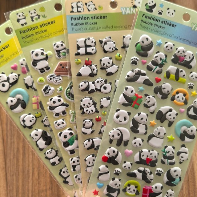 4er Set wasserfeste 3D Panda Modeaufkleber in Multicolour für Tagebücher, Laptops und Dekoration von Sticker Story Store - Bild 1