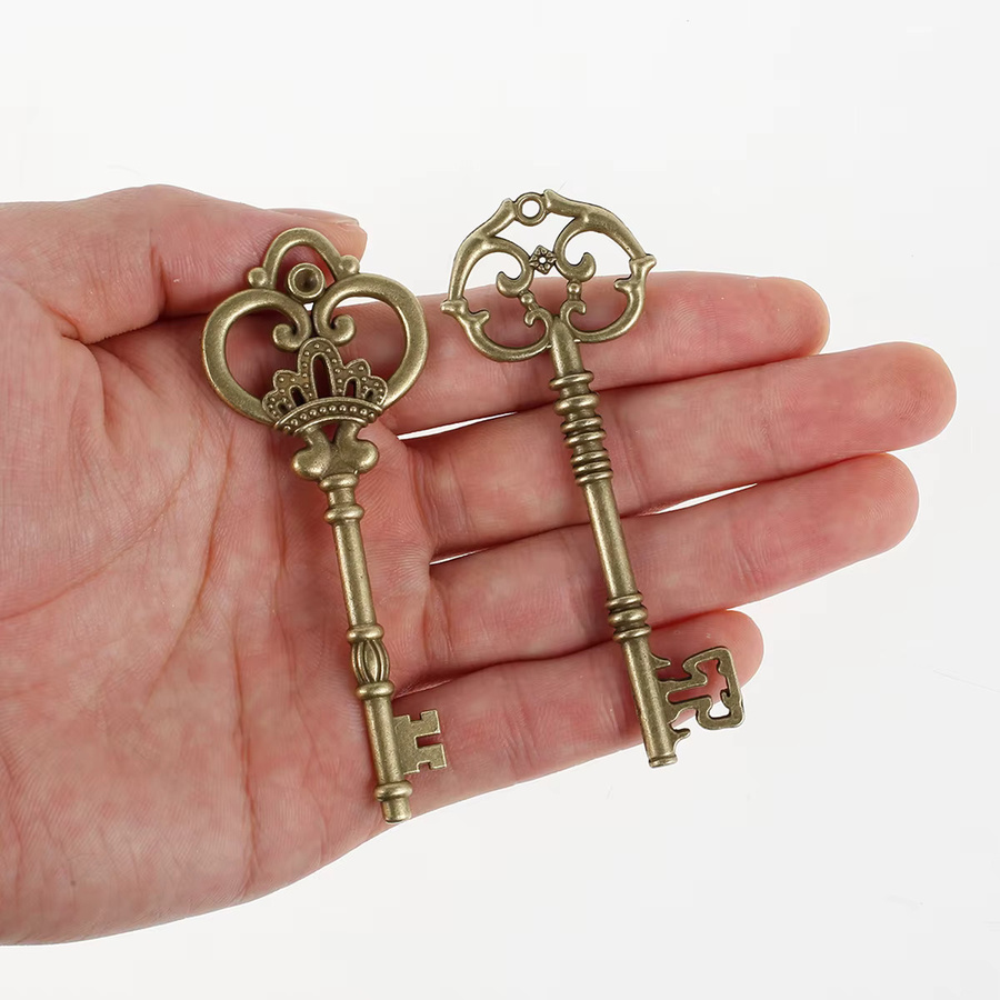 20 Stück große Skelettschlüssel in Gold aus Metall im antiken Design als DIY Bastelzubehör und Vintage-Schlüsselanhänger-Set - Bild 2