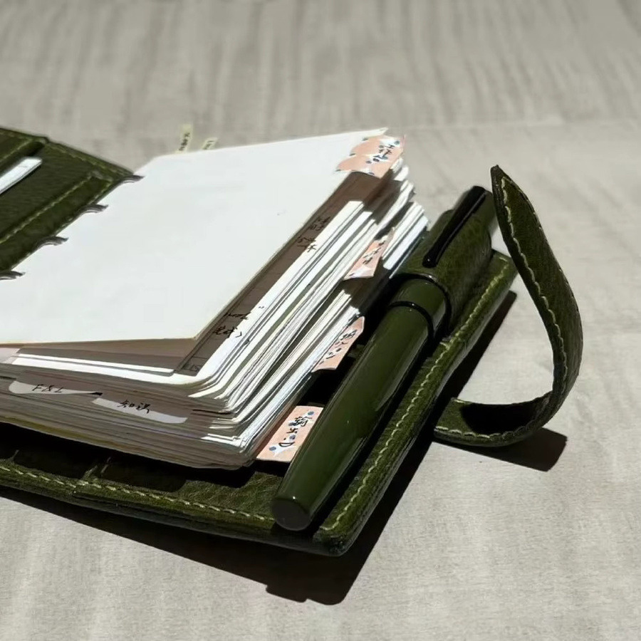 M5 Notizbuch aus grünem Leder mit leeren Seiten und verdickten Loseblättern in Mini-Taschenbuchformat - Bild 3