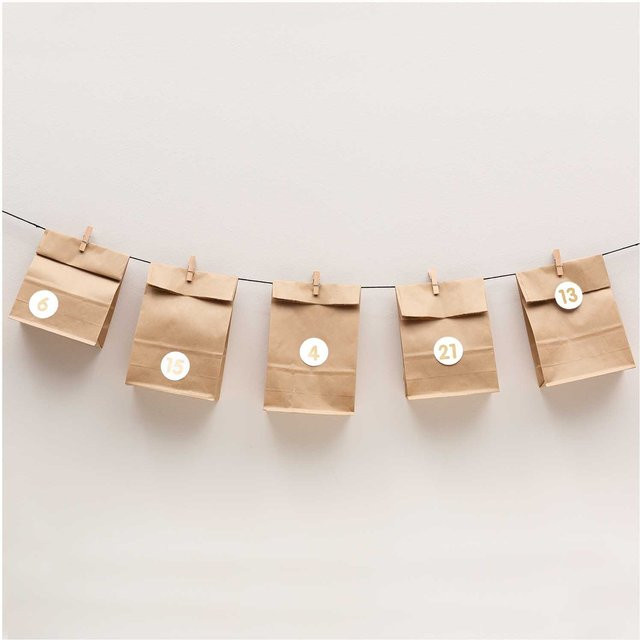 Rico Design Paper Poetry Adventskalenderset aus braunem Kraftpapier mit 24 Tüten und Zubehör - Bild 1