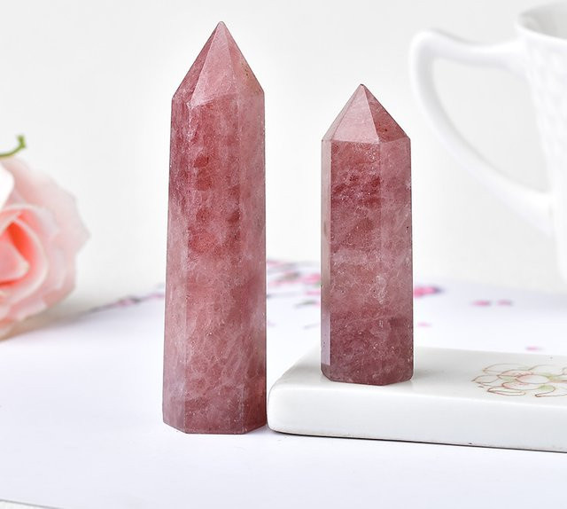 RYCRYSTAL Erdbeerkristall Obelisk in Pink als natürlicher Heilstein und Deko-Ornament - Bild 1