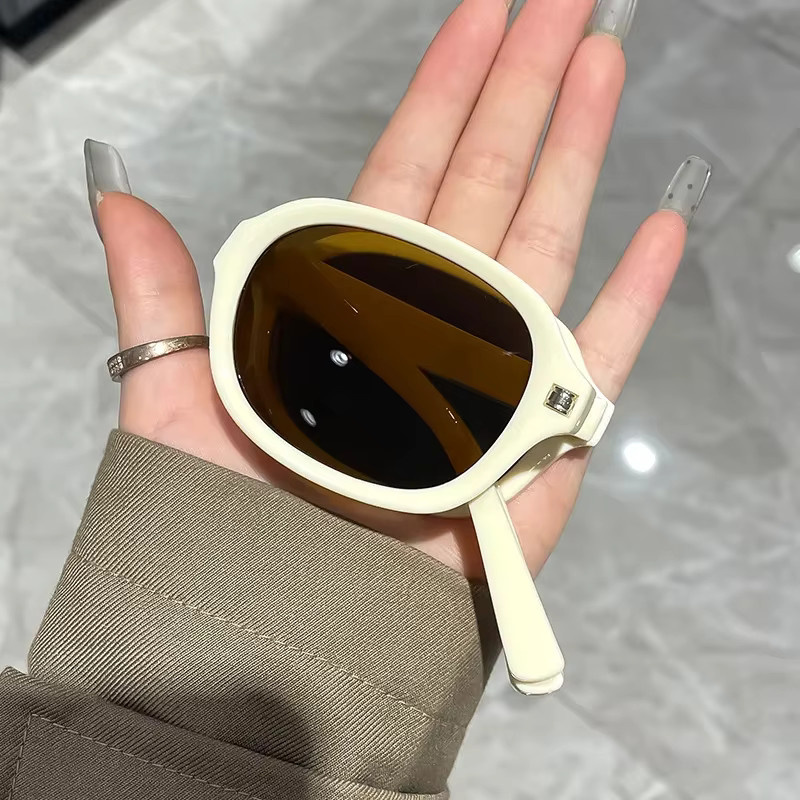 Oval-Sonnenbrille, Unisex, Vollrand, Kunststoff - Bild 4