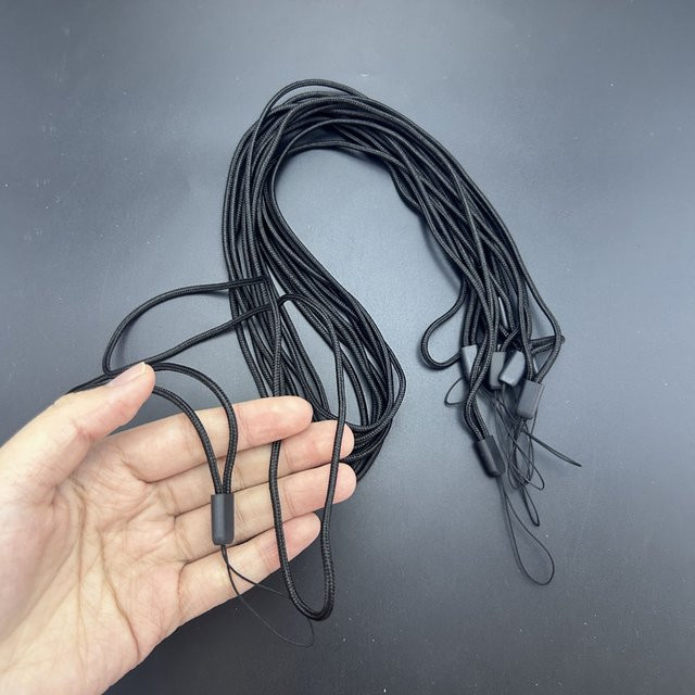 40 Stück Lanyards für Namensschilder und Telefon in Schwarz als Umhängeband für das Büro - Bild 1