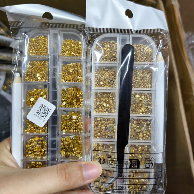 MAFANAILS Nagelcharms, Gold, 3D Kaviar-Perlen, Unisex - Bild 1