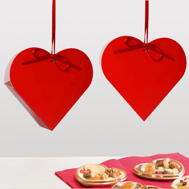10 Stück rote herzförmige Papier-Süßigkeitsschachteln mit Band als Geschenkverpackung für Hochzeit, Valentinstag und Party-Dekoration - Bild 1