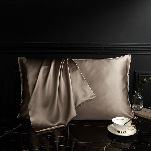 Yiran Furniture Kissenbezug aus Maulbeerseide und Lyocellfaser, kaffeebraun, B/H: 48 x 74 cm - Bild 1