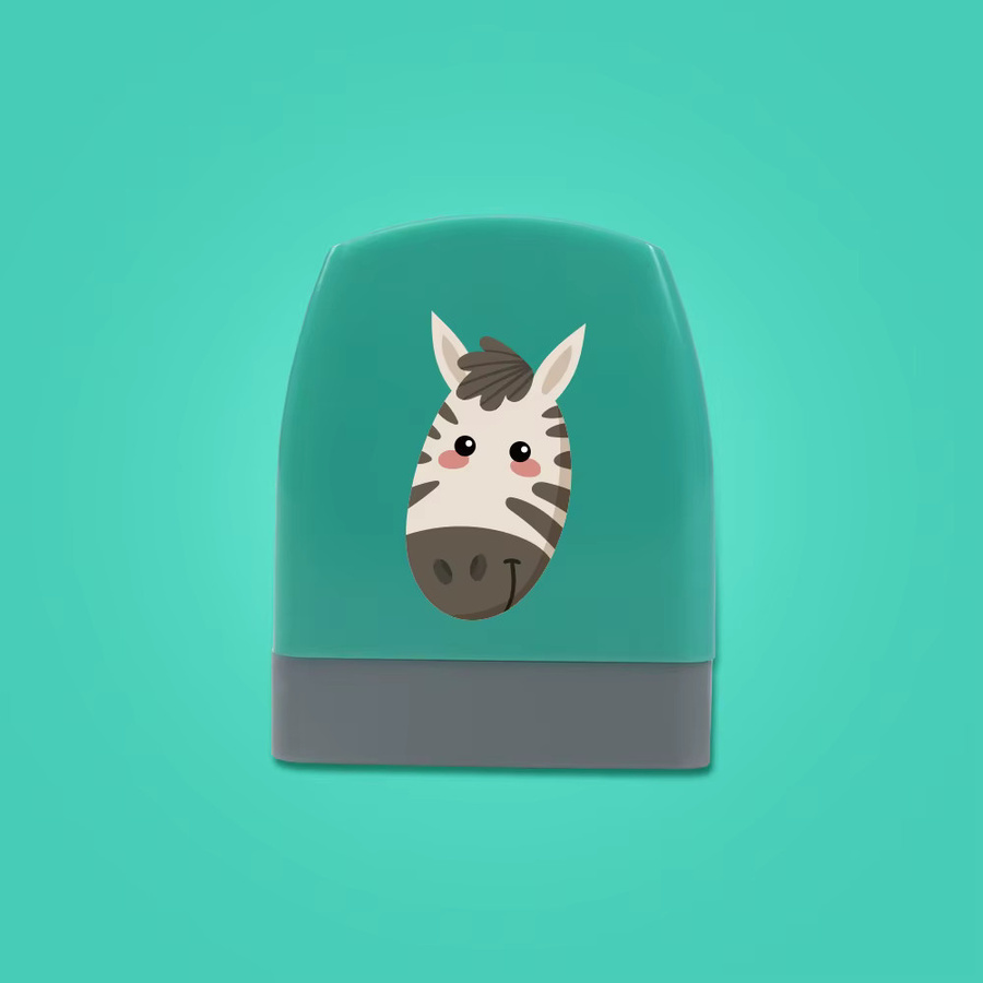 Personalisierter Textstempel mit Zebra-Löwen-Motiv in Grün für Kleidung - Bild 2