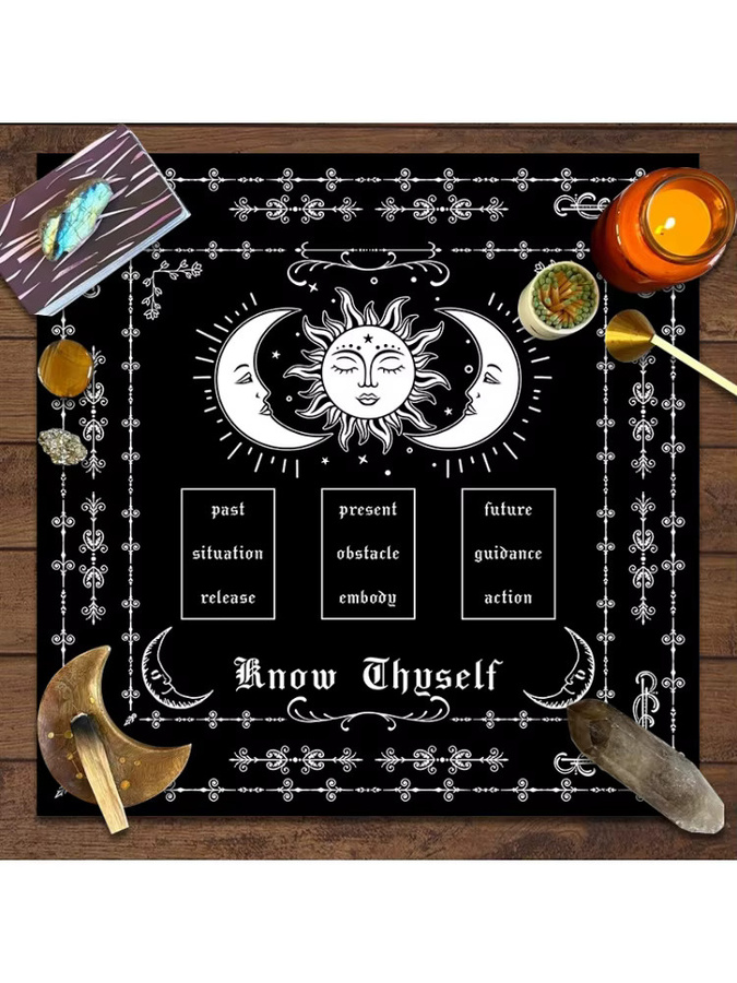 VIKAMA Constellation Tarot Altartuch in Schwarz mit Dreiphasenmond und Blumenmustern im Boho-Stil - Bild 2