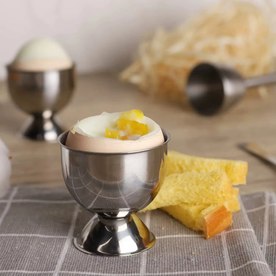 Eierbecher-Set aus Edelstahl in Silber für Frühstück und Brunch - Bild 2