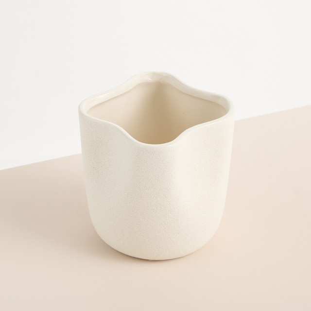 Keramik Übertopf BLUME2000 mit modernem Wellen-Design in Grau und Beige, Tischdeko, Höhe: 15 cm, Breite: 15 cm, Tiefe: 15 cm - Bild 1