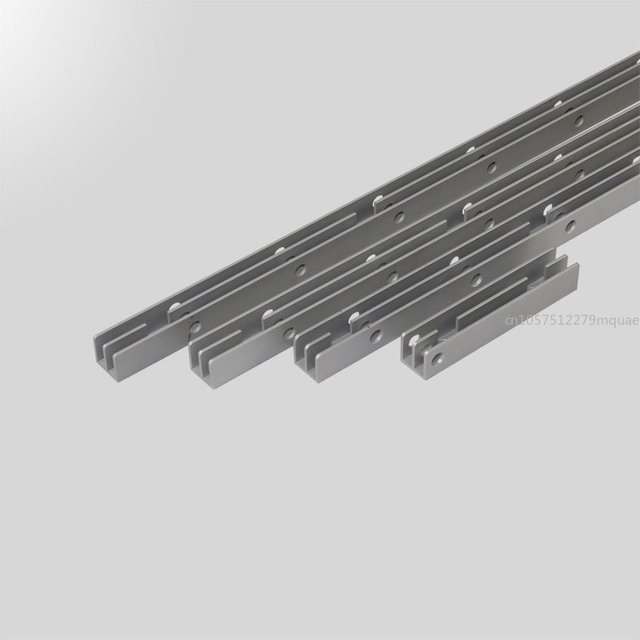 Vitsoe Führungsschiene E-Track für das 606 Universal Storage Rack System - Bild 1