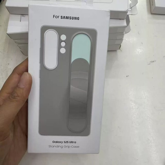 Samsung Silikon-Elastik-Stehhalter-Schutzhülle mit Smart-Control für Galaxy S25 Ultra, S25+, S24, S23 und S26 Ultra in Grau - Bild 1