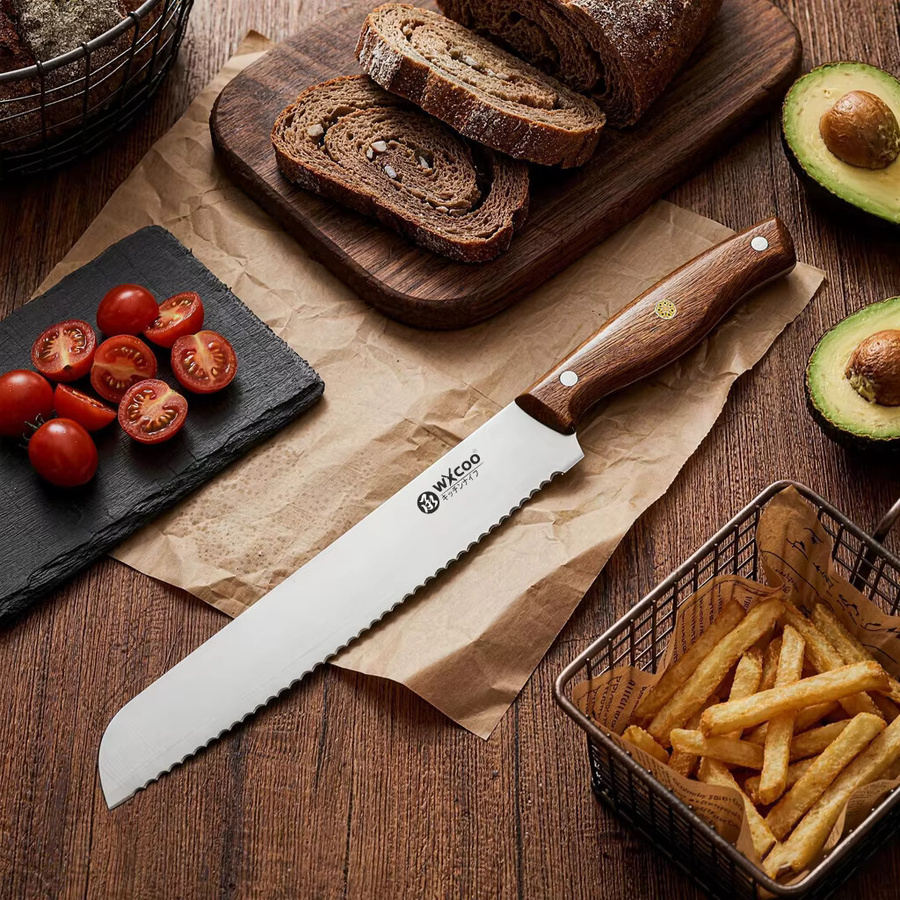 WXCOO 4-teiliges Edelstahl-Küchenmesser-Set in Silber mit Brotmesser, Santoku-Schneidemesser und Fleischbeil - Bild 2