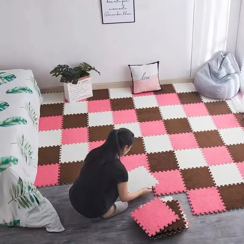 10 Stück ineinandergreifende Puzzle-Fußmatten von DHDH in Weiß, flauschiger Faux Fur Teppich im geometrischen Quadrat-Design, B/T/H: 30 x 30 x 1 cm - Bild 4