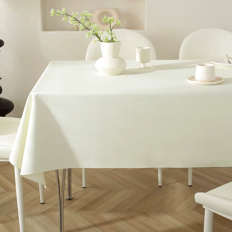 Wasserdichte und rutschfeste Tischdecke aus weichem PU-Schaffell-Imitat in Cremeweiß im minimalistischen Design - Bild 2