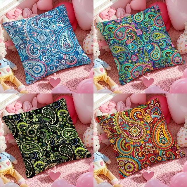 P-PaisleyS Kissenbezug mit bemaltem Design in Black2 und Multicolor für dein Wohnzimmer oder Schlafzimmer - Bild 1