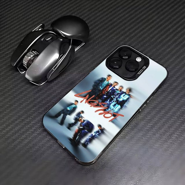 LNGSHOT SHOT CALLERS Handyhülle für iPhone 17, 16, 15, 14, 13, 12, 11 in Silber und Mehrfarbig - Bild 1