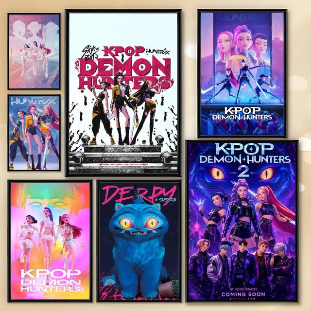 Beast Kingdom KPop Demon Hunters Poster in Weiß und Multicolour, Rechteckiges Abstract Graphic Design aus Papier - Bild 1