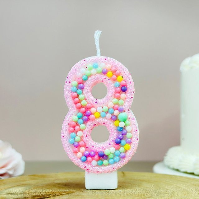 MINISO Macaron Geburtstag Kerze Pink mit Figuren als Kuchen Dekoration für deine Party - Bild 1
