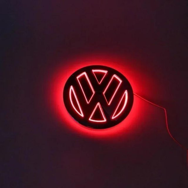 VW LED Rückseiten-Emblem-Licht und Frontgrill-Logo in Rot, Durchmesser: 11 cm - Bild 1