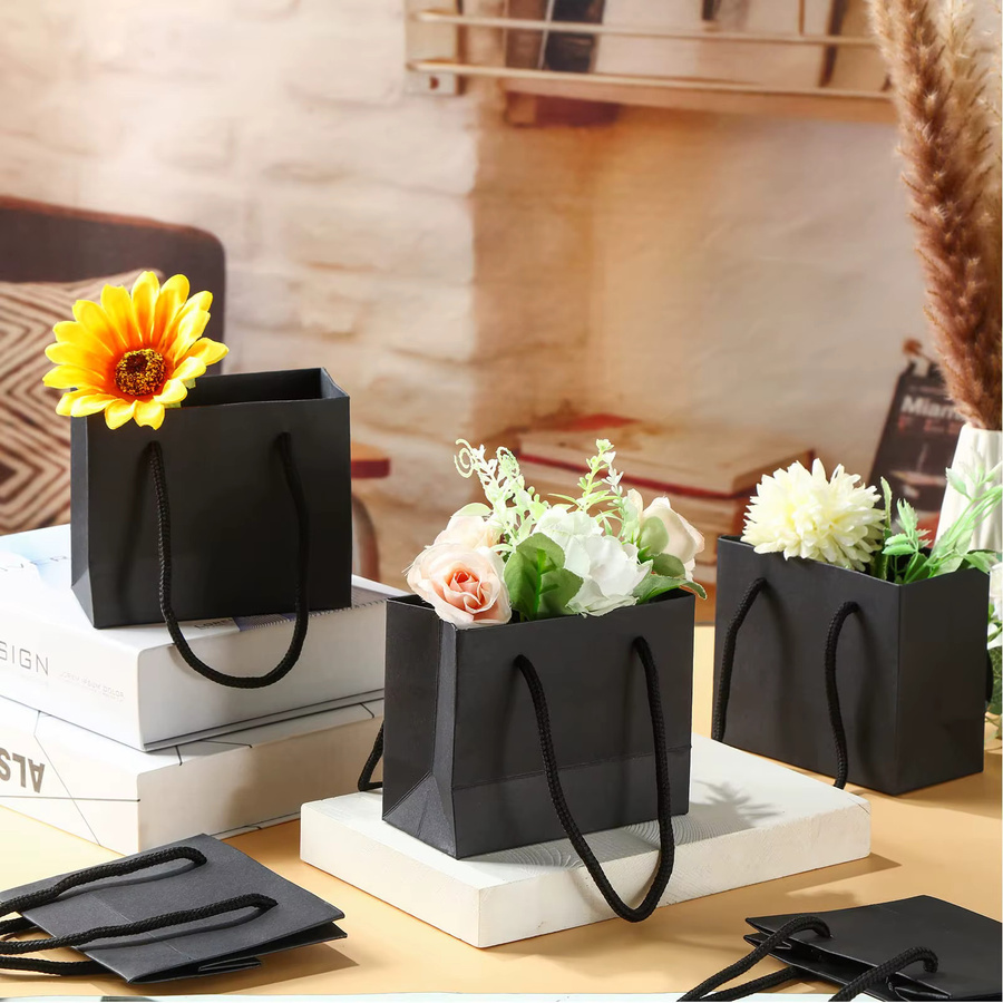 10 Stück kleine Papier-Geschenktüten mit Kordelgriffen in Schwarz und Weiß für Hochzeiten, Geburtstage oder Schmuckverpackungen - Bild 5