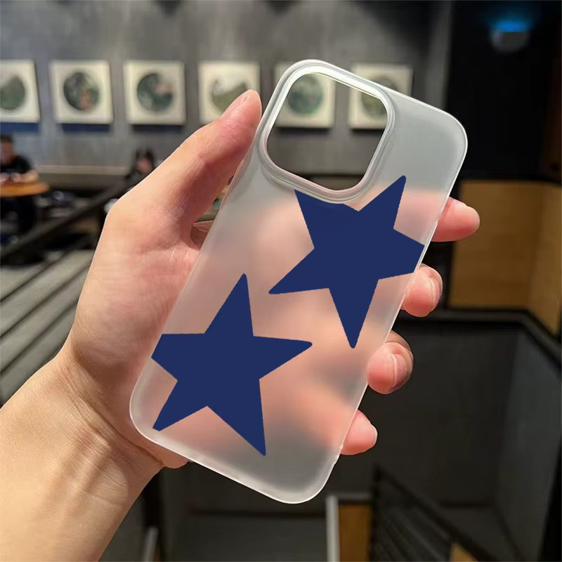 Stoßfeste iPhone Handyhülle von Apple mit blauem Sternenmuster, transparent und mattiert - Bild 3