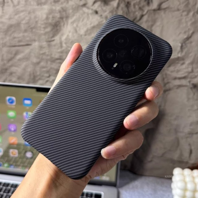 Schutzhülle mit Carbon-Faser-Textur für Honor Magic8 Pro und Honor Magic7 Pro in Schwarz - Bild 1