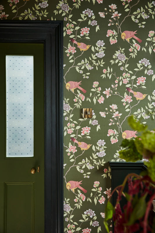 Little Greene Tapete Aderyn in Olive mit floralem Tier- und Pflanzenmotiv, Vlies-Tapete, Mehrfarbig - Bild 3